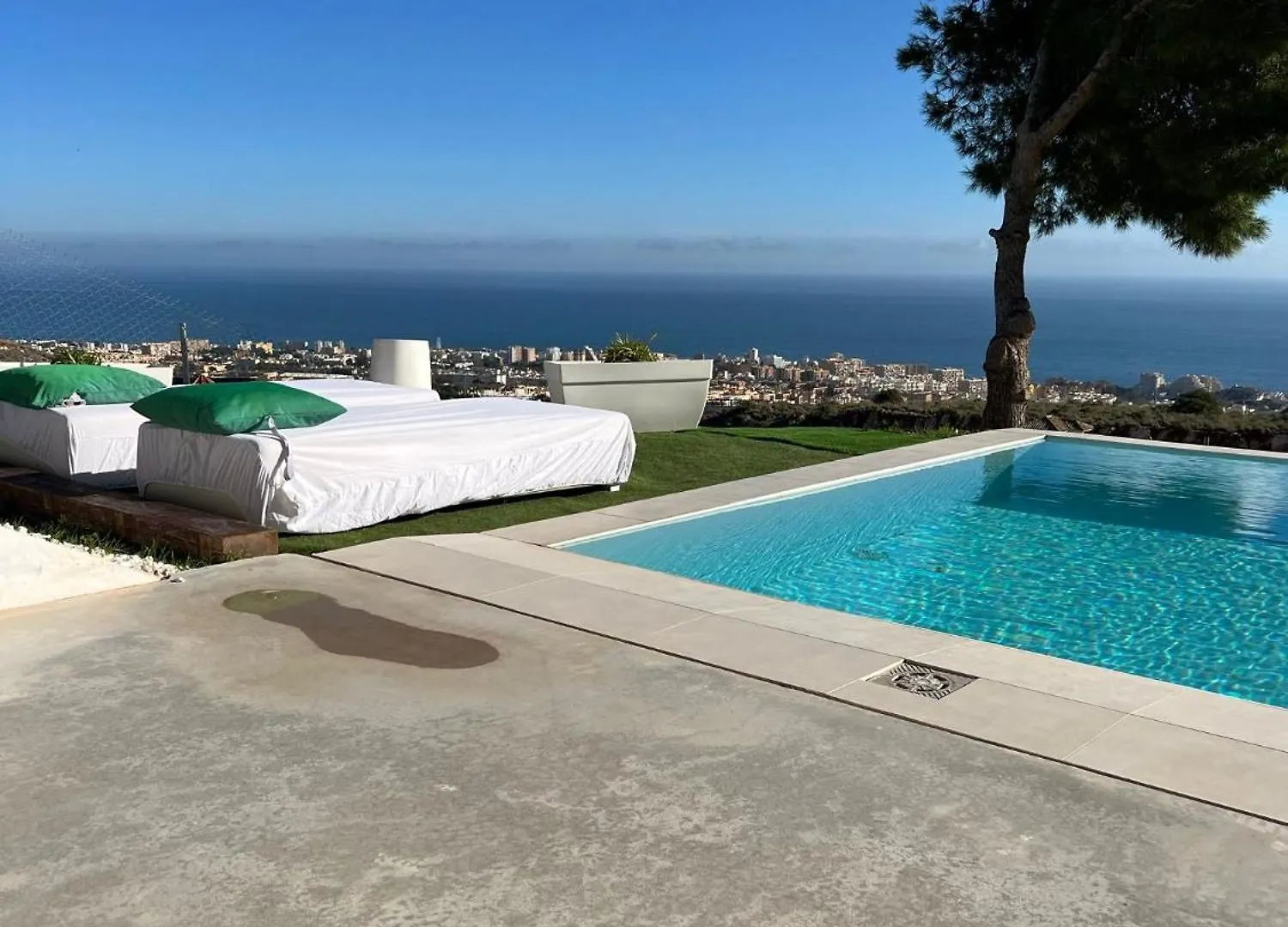 Amazing Villa In Benalmádena