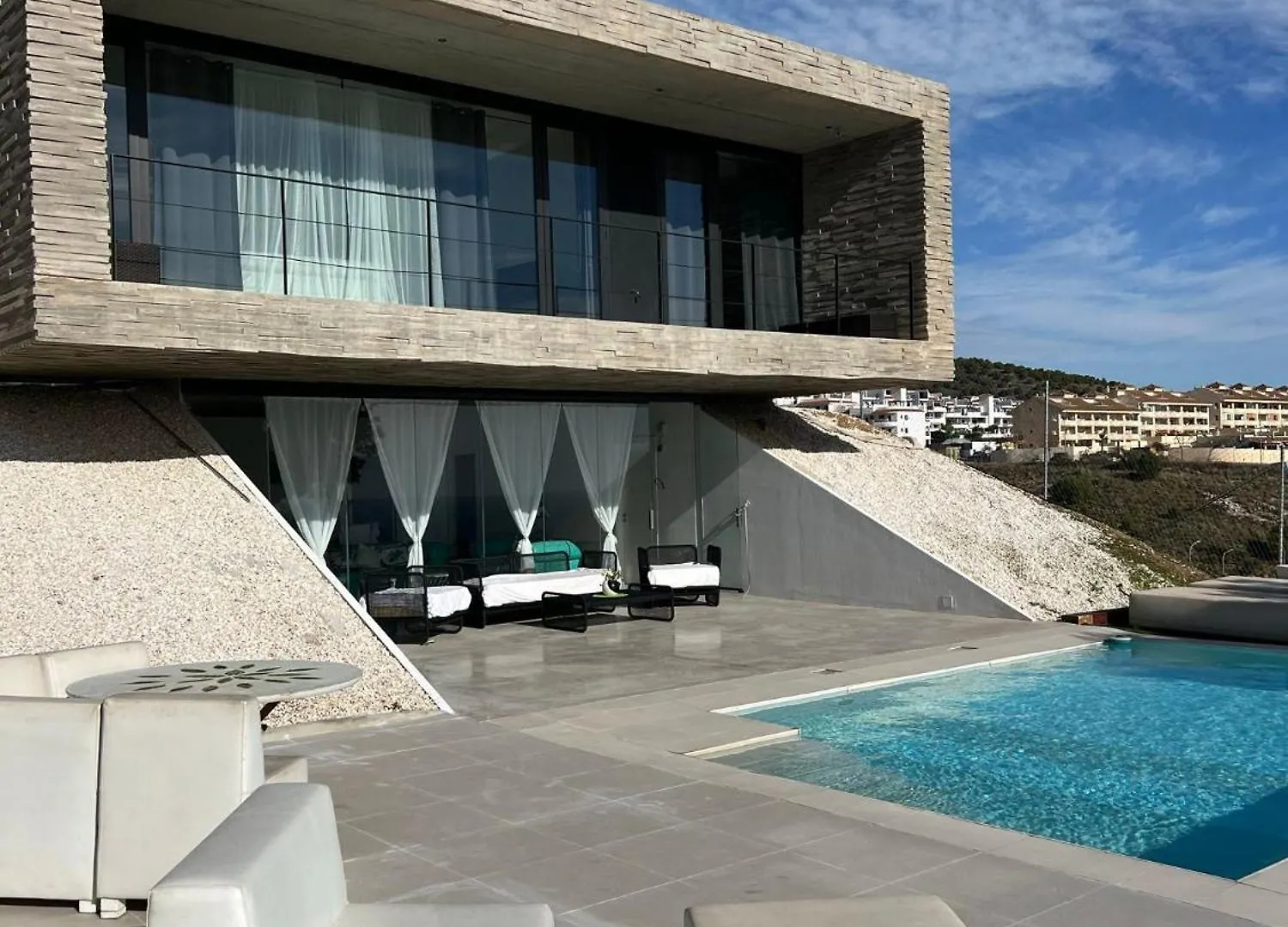 Amazing Villa In Benalmadena